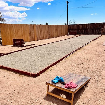 Private Jt Cabin - Ev L2 Station, Hammocks, Fire Pit, Bbq, Bocce Ball, Cornhole Yucca Valley Kültér fotó
