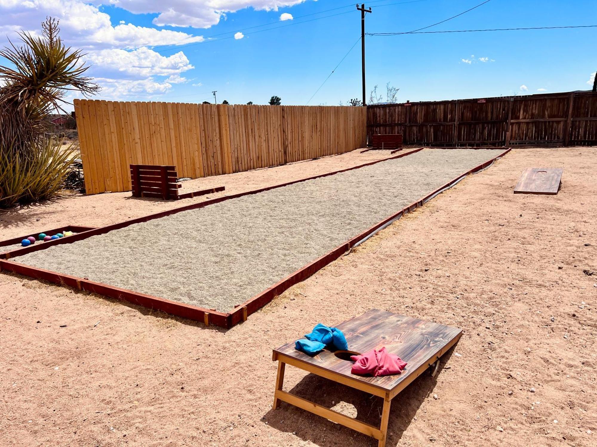 Private Jt Cabin - Ev L2 Station, Hammocks, Fire Pit, Bbq, Bocce Ball, Cornhole Yucca Valley Kültér fotó